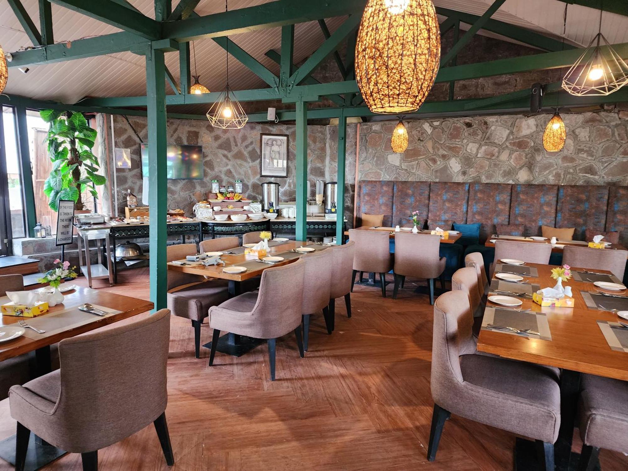 Maisonette Firhill Hotel & Resort Murree Exteriör bild