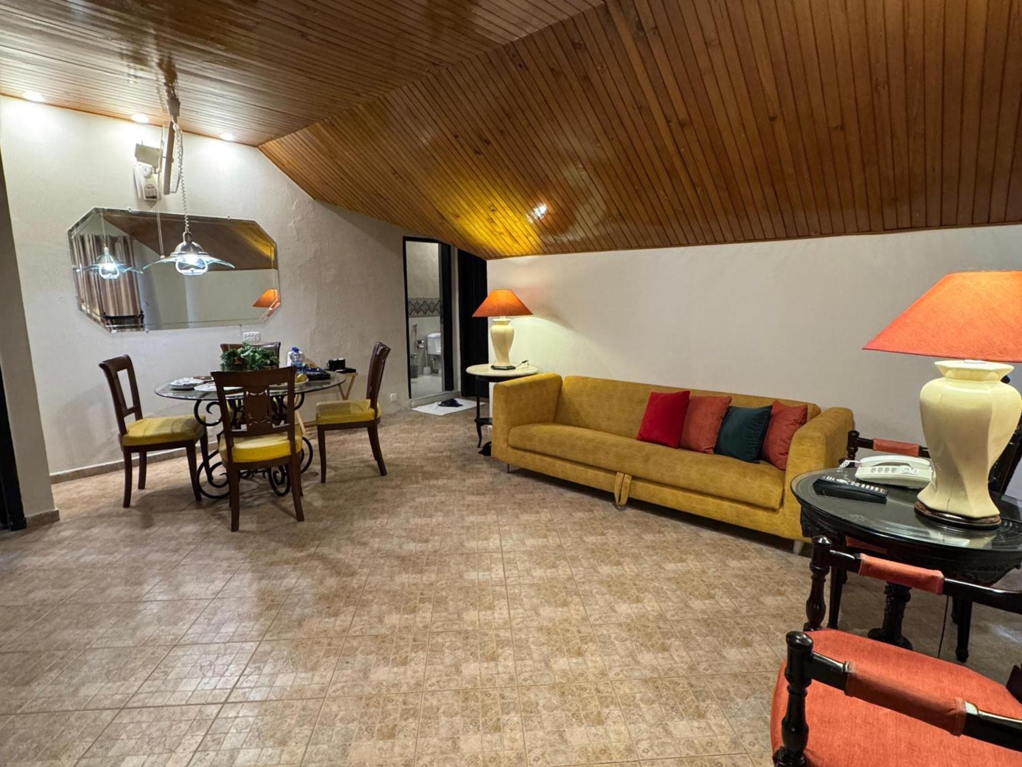 Maisonette Firhill Hotel & Resort Murree Exteriör bild